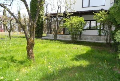 Apartament in  Vila , 4 camere + teren 232 mp