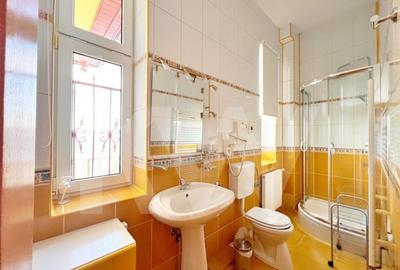 Inchiriere Vila Stil Pensiune, curte mare, filigorie si 6 camere cu baie proprie - 19