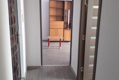 Apartament cu 2 camere decomandat în Roman - 5