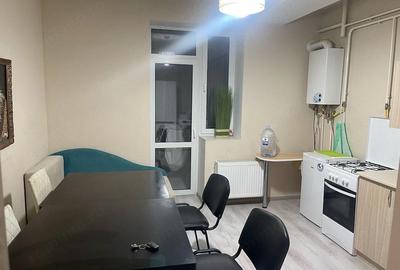 Garsonieră decomandată în Titan