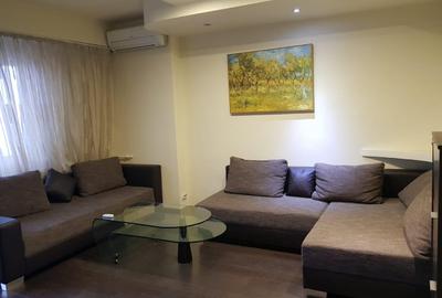 Apartament cu 3 camere decomandat, mobilat în Tei