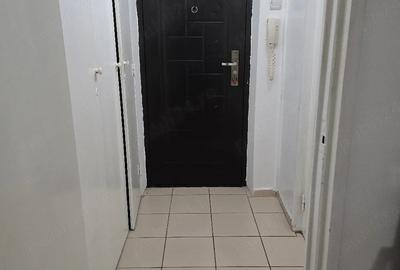 Garsonieră semidecomandată în Titan