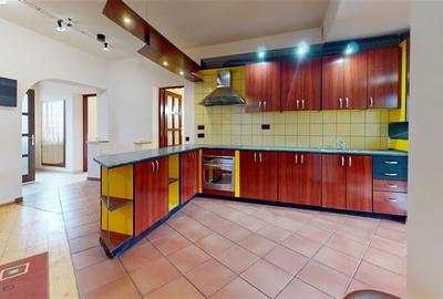 Edificiu interbelic:Rezidenta Lux,Sediu firma,Clinica,Investitie,Centru Civic,Br - 30