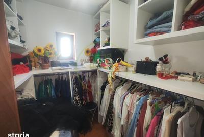 Casă cu 6 camere cu Teren 400 Mp în Podari - 10
