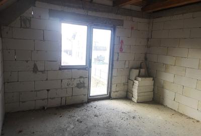 Casă cu 4 camere în Central - 3