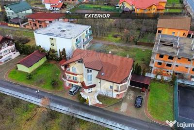 Casă cu 10 camere cu Teren 1400 Mp în Independenței - 16