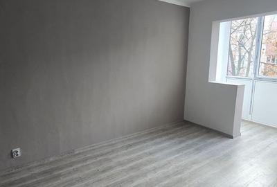 Apartament cu 3 camere semidecomandat în Micălaca - 3