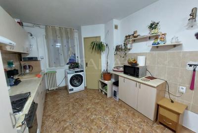Apartament 3 camere decomandat, etaj intermediar, zona Minerva - 2