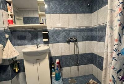 Casa de vanzare, cu 4 camere, zona Sector 5 - 7