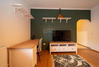 Apartament cu 2 camere semidecomandat, mobilat în Tractorul - 4