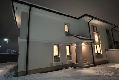 Duplex cu 5 camere cu Teren 330 Mp în Dumbrăvița - 1