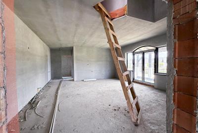 Casă individuală cu 6 camere cu Teren 1077 Mp în Bran - 12