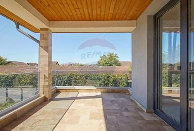 Casă cu 5 camere cu Canalizare în Sânpetru