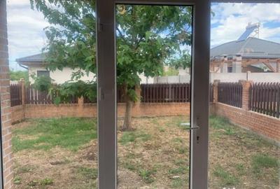 Casă cu 5 camere cu Teren 277 Mp în Malu Mare