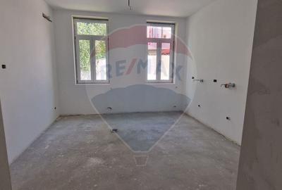 Corp cladire, 3 camere de vanzare, central, CABINET MEDICAL - 8