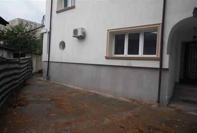 Vila moderna de inchiriat - 250 mp + 100 mp curte ? Podul Grant - 5