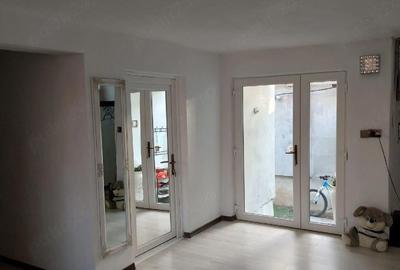 Casă cu Teren 1033 Mp în Central - 2