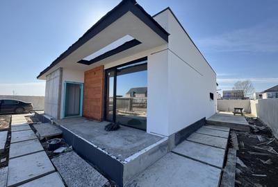 Casă individuală cu 4 camere cu Canalizare în Tunari - 1