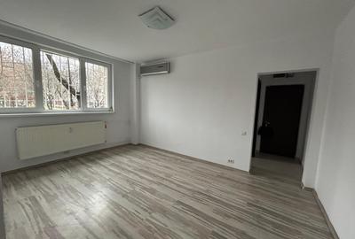 Apartament cu 4 camere semidecomandat în Drumul Taberei - 1