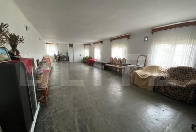 Casa de vanzare, spatiu comercial in suprafata 220 mp, in l - 13