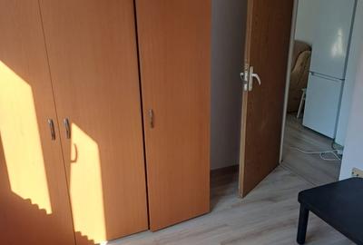 Apartament cu 2 camere semidecomandat în Berceni