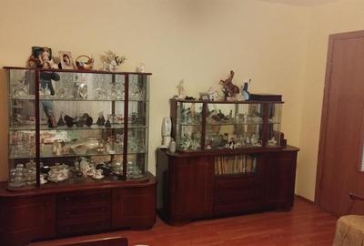 Apartament cu 2 camere semidecomandat, mobilat în Broșteni