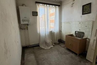 Apartament cu 3 camere decomandat în Triaj