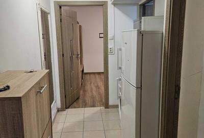 Apartament cu 3 camere semidecomandat în Nord