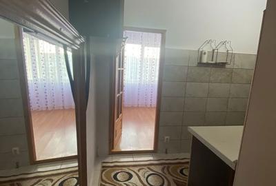Garsonieră decomandată în Micro 13 - 1