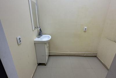 Spațiu comercial, de 42 mp, în Central - 4