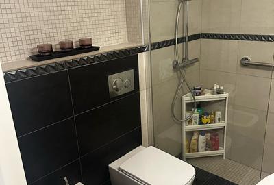 Apartament cu 4 camere decomandat în Găești - 3