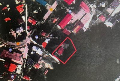 Casă cu 9 camere cu Teren 1224 Mp în Cioplea