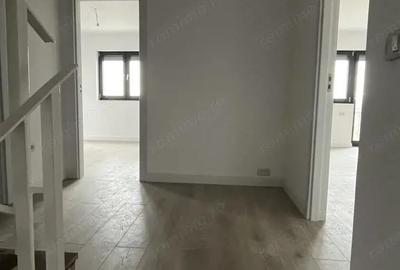 Casă cu Teren 250 Mp în Central - 2