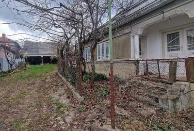 Casă cu 4 camere cu Teren 1700 Mp în Fitionești - 2