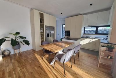 Duplex cu 5 camere cu Canalizare în Central - 6