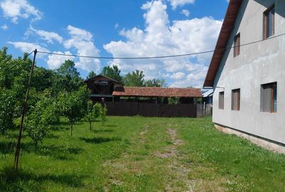 Casă cu 4 camere în Brebu