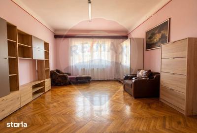 Casă cu 3 camere cu Teren 314 Mp în Central - 2