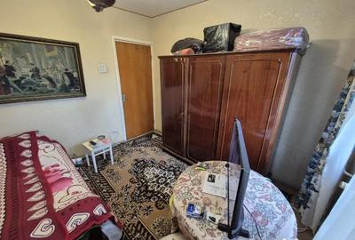 Apartament cu 3 camere decomandat în 1 Mai - 10