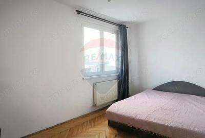 Apartament cu 3 camere semidecomandat în Mediaș - 5