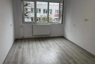 Apartament cu 3 camere semidecomandat în Berceni - 3