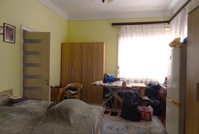 Vând apartament cu 2 camere str Mircea - 1