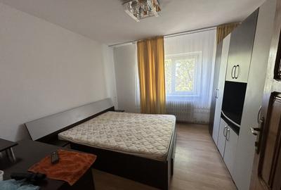 Apartament 3 camere, 1 mai - 4
