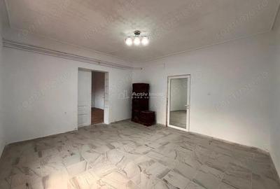 Lugoj, Casa, Teren 851 Mp., Zona Pietei, SemiCentral - 10