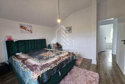 Jumatate de duplex, P+M, cu 3 camere si 2 bai, Sag - 5