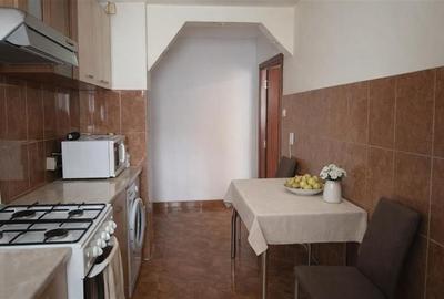 Apartament cu 3 camere decomandat în Central - 2