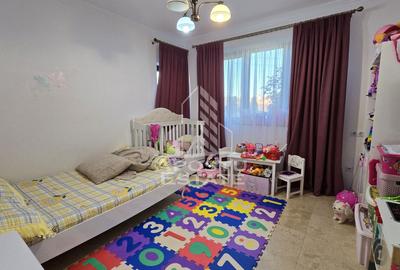 Casa individuala deosebita cu 5 camere, 3 bai, demisol si garaj, Sag - 36