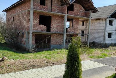 Casă cu 4 camere în Central - 14