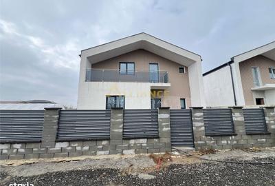 Casă cu 4 camere în Berceni