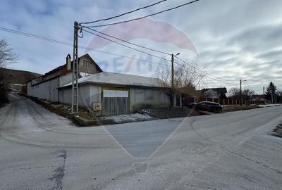 Casă cu 6 camere cu Teren 1263 Mp în Dărmănești - 46