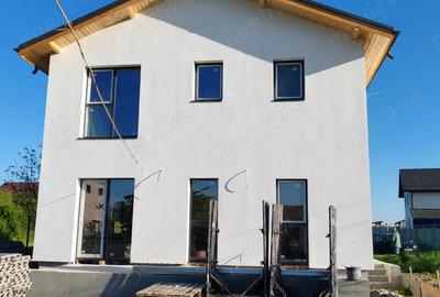 Casa de vanzare in Sabareni